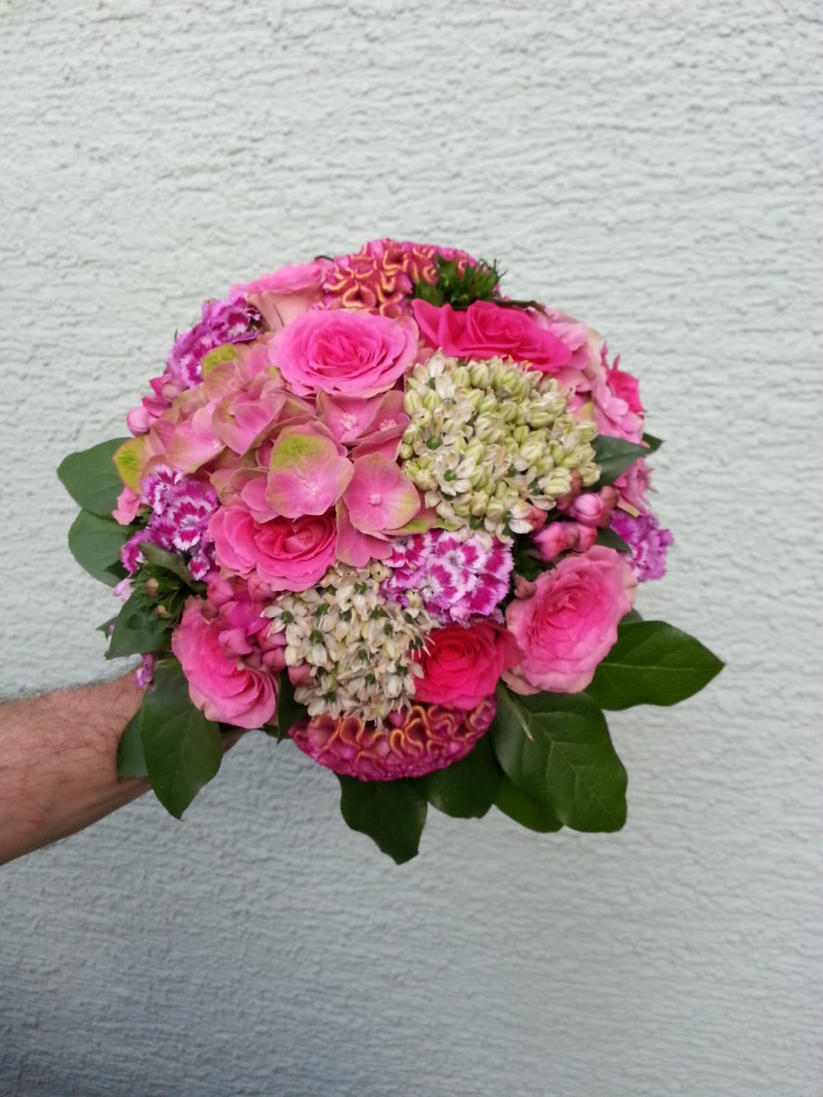 Ein Brautstrauß von Blumen Tinneberg. Passender Blumenschmuck für Ihre Hochzeit